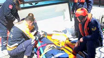 Amasra açıklarında korku dolu anlar: Merdivenden düşen denizci için zamanla yarışıldı