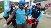 Trabzon'da nefes kesen anlar: Enkaz altındaki 8 kişi için zamana karşı yarış