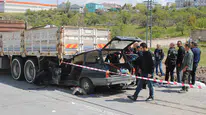 Kayseri’de kahreden kaza: Kamyonun altına giren otomobildeki anne yaşamını yitirdi