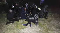Çeşme kıyılarında gece yarısı operasyonu: 29 kaçak göçmen yakalandı