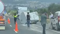 Yatağan'da tonlarca ağırlığındaki mermer blok yola saçıldı: Sürücüler büyük tehlike atlattı