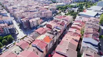 Sultangazi’de 4 katlı binanın çatı katında yangın
