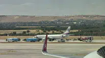 İniş takımı arızalanan SunExpress uçağı havalimanında paniğe yol açtı