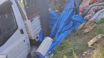 Sivas’ta kontrolden çıkan kamyonet duvara çarptı, 4 yaralı
