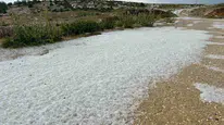 Uşak'ın yüksek kesimlerinde dolu yağışı etkili oldu