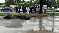 Ankara'da sağanak sonrası yolda çökme meydana geldi