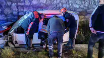 Çorum’da korku dolu anlar: İstinat duvarından uçan araçta can pazarı yaşandı