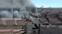 Sultangazi'de 4 katlı binanın çatısında yangın çıktı