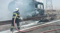 Mardin'de seyir halindeki tırda yangın çıktı