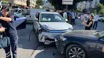 Samsun'da üç aracın karıştığı trafik kazası maddi hasarla atlatıldı