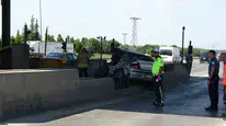 Tuzla'da acı son: Bariyerlere çarpan genç sürücü olay yerinde can verdi