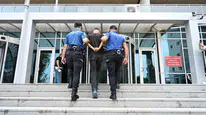 Yurt dışından gelen uçağa şafak operasyonu: Kırmızı bültenle aranan firari havalimanında kıskıvrak yakalandı
