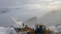 Rize yaylalarında kar temizleme çalışmaları temmuz ayında devam ediyor