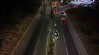 Bodrum'da gece mesaisi: Emin Anter Bulvarı'nda budama ve temizlik çalışmaları