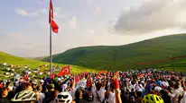 Ardahan'da Atatürk silüetini bulutlar engelledi