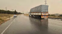 Tekirdağ'da aniden bastıran şiddetli yağış sürücüleri zor durumda bıraktı