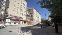 Kocasinan'da yıkım çalışmasında iş makinesi devrildi, bir kişi yaralandı