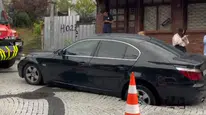 Eyüpsultan'da çöken yola otomobil düştü