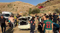 Şırnak'ta otomobilin şarampole yuvarlanması sonucu 2 kişi hayatını kaybetti, 2 kişi ağır yaralandı
