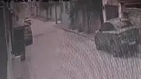 Eskişehir'de bisikletli çocuğun kaza anı güvenlik kameralarına yansıdı