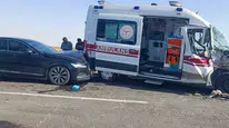 Mardin'de ambulans, tır ve otomobilin karıştığı kazada 3 kişi yaralandı