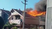 Düzce'de yaşanan çatı yangını itfaiye ekipleri tarafından kontrol altına alındı
