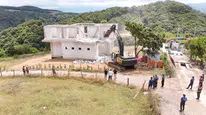 Kartepe'de ruhsatsız yapı yıkıldı