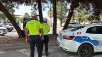 Bakırköy'de kontrolden çıkan otomobil takla attı, sürücü yaralandı