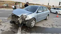 Çorum'da otomobiller çarpıştı, sürücüler yara almadan kurtuldu