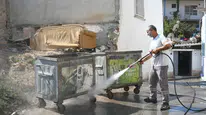 Kuşadası’nda yaz sezonu temizlik seferberliği devam ediyor