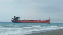 Dron saldırısının ardından kaybolan gemi Samsun sahillerine oturdu