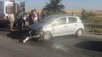 Bariyerlere çarpan araçta 3 kişi yaralandı, biri çocuk