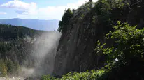 Kastamonu'da sel sonrası köy yolları onarılıyor, büyük kaya taşları taşınıyor