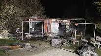 Samsun'da bağ evinde yangın: konteyner tamamen yandı