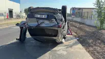 Zincirleme kaza: Takla atan araçtan burnu bile kanamadan çıktı