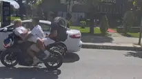Kasksız ve tehlikeli yolculuk: Eskişehir'de motosiklete ters oturdular