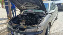Tatvan’da park halindeki otomobil yangında kullanılamaz hale geldi