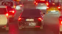 Diyarbakır'da sürücüler, itfaiye aracına yol vermek için fermuar sistemini kullandı
