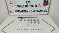Eskişehir’de tarihi eser kaçakçılığına yönelik operasyon: 46 sikke ve kılıç ele geçirildi