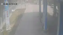 Söke’de otomobilin akaryakıt istasyonuna çarpma anı görüntülendi