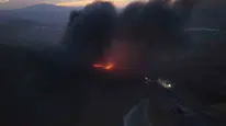 Elazığ’da lastik deposunda yangın devam ediyor