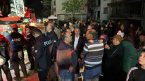 Bolu’da 3 katlı evin çatısı yanarak mahalleyi paniğe sürükledi