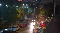 Ankara'da sağanak yağış sokakları göle döndürdü