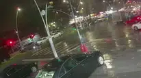 Esenler’de kaygan yolda motosiklet sürücüsü metrelerce sürüklendi