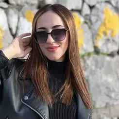 Lavinia Özmen (Gizem Özmen)