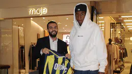 Talisca’ya AVM’de taraftar çıkarması! Fotoğraf kuyruğu olay oldu