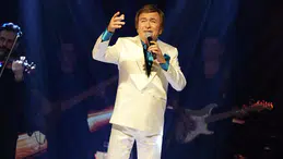 Erol Evgin’den İzmir’de unutulmaz konser! Gecenin sonu alkışlarla bitti