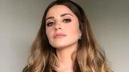 Ezgi Eyüboğlu'nun komşu ziyareti polis sürpriziyle taçlandı!