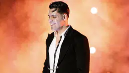 Emir Can İğrek’ten Bostancı Gösteri Merkezi’nde 12 dansçılı konser