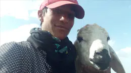 ALPAY KAYA KİMDİR VE KAÇ YAŞINDA! Tavşan İmparatorluğu'nun Musa'sı kim, kaç yaşında, aslen nereli, nasıl keşfedildi?